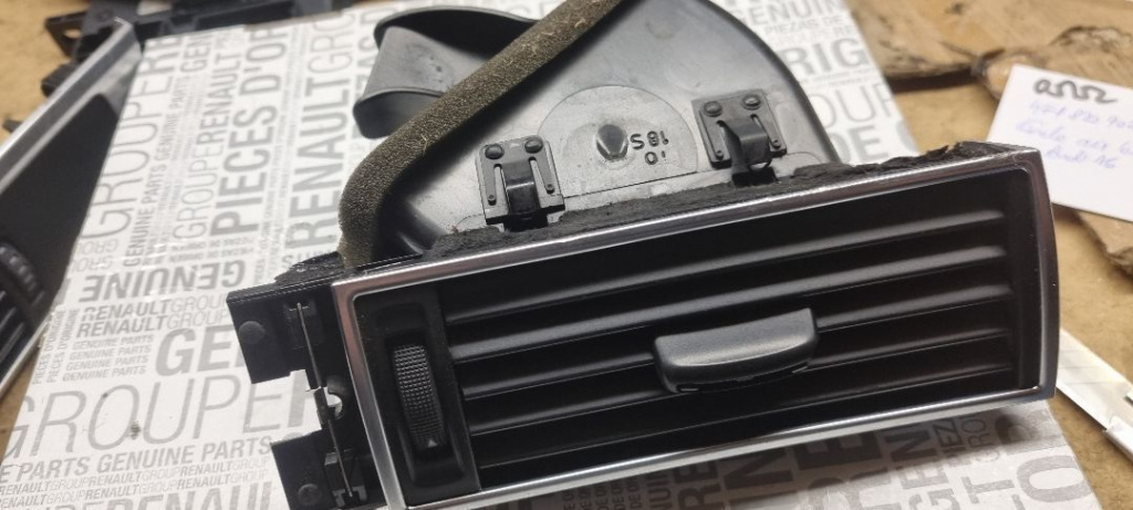05152 Grila aer bord dreapta audi a6 c6 4f1820902d