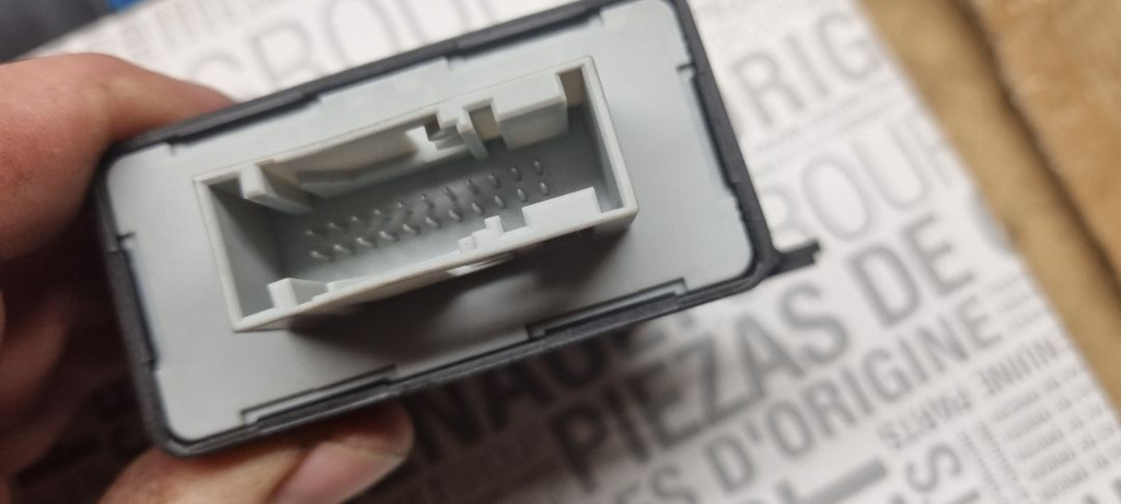 05167 Calculator modul lumini audi a6 c6