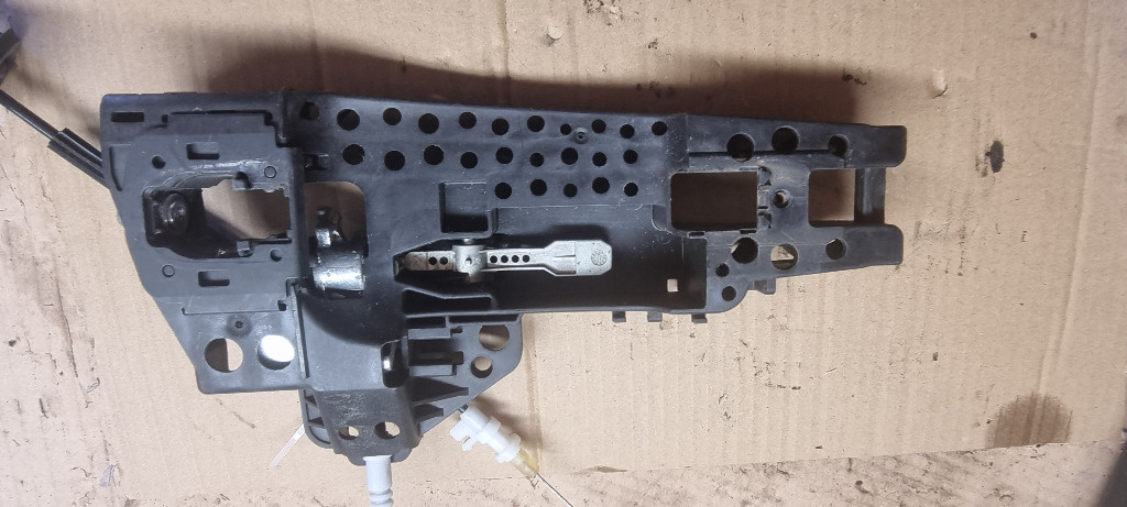 05209 Suport interior dreapta spate pentru maner exterior audi a4 b8 8t08837886