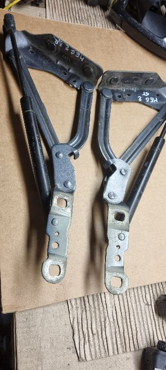 05659 Set balamale cu amortizor portbagaj megane 2 8200119497 011067 011068