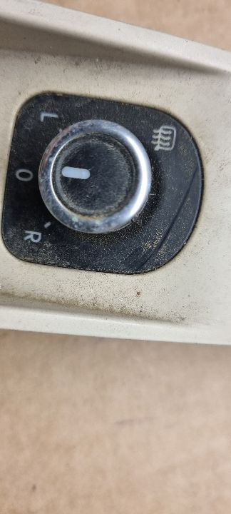 05672 Buton reglaj oglinzi vw passat cc 5k2959565