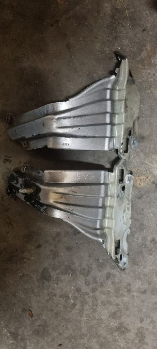 05712 Suport aripa fata vw touran 1t0821135b stanga 1t0821136b dreapta