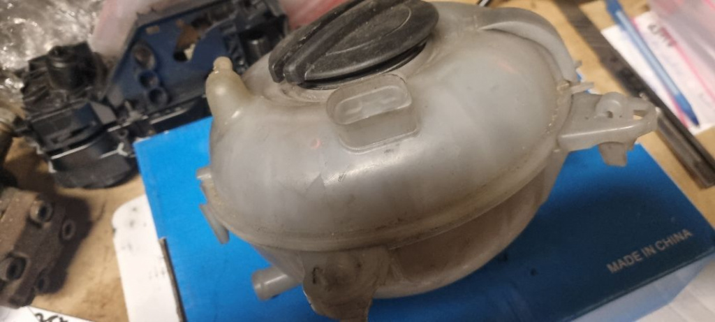 05749 Vas expansiune, Vw Tiguan passat , 5Q0121407G