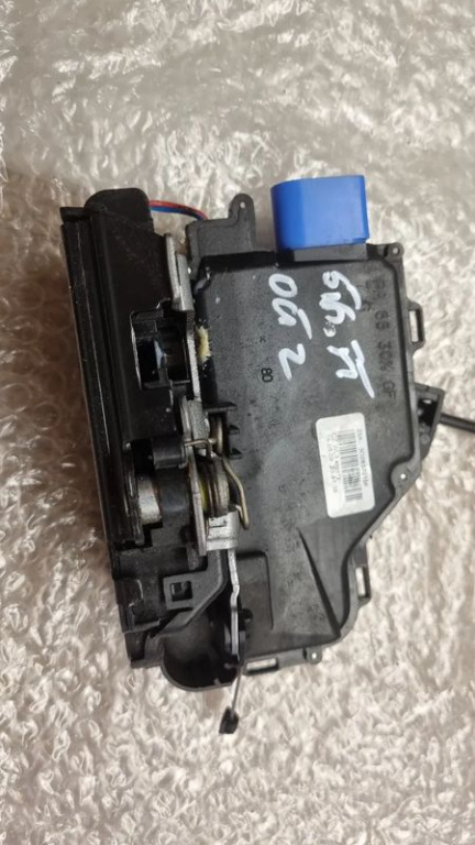 05866-2 Broasca usa stanga fata skoda octavia 2 9 pini 3d2837015k