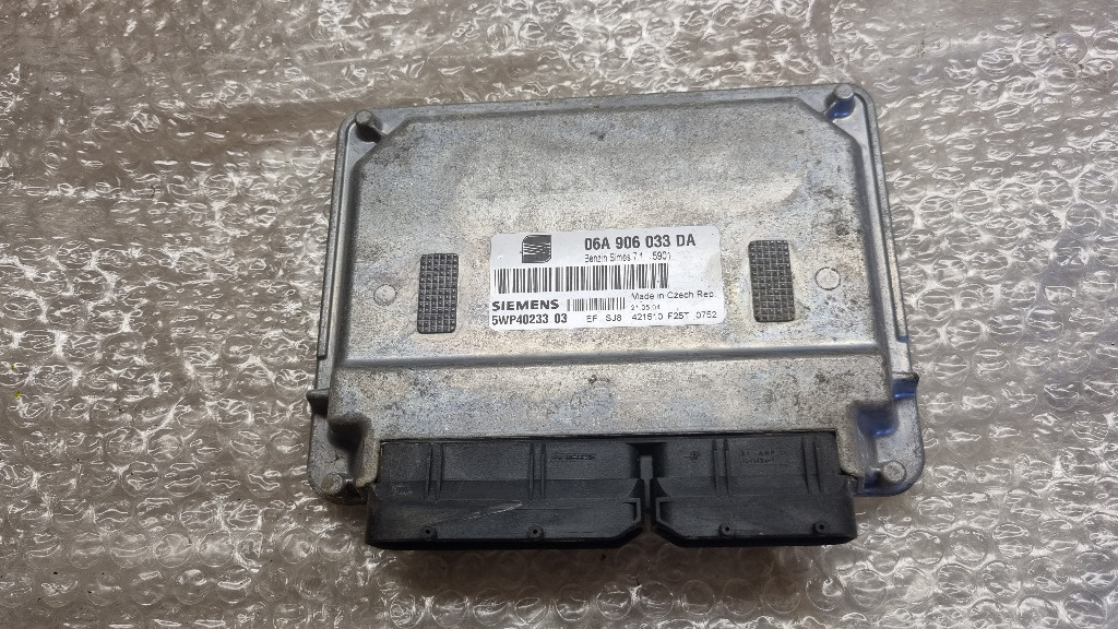 05902 ECU Calculator motor Seat Altea 1.6 benzina 06A906033DA