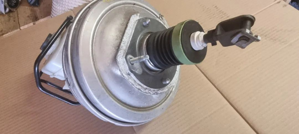05932 Tulumba servofrana cu pompa bmw e60 32480745 29677882601aa