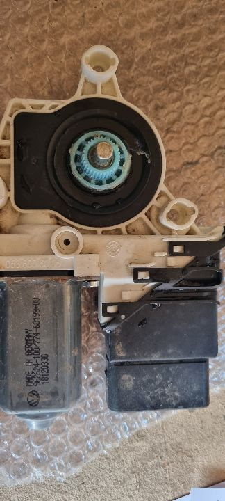 06177 Motoras macara stanga spate vw tiguan 5n0959703d 5k0959794 962624100
