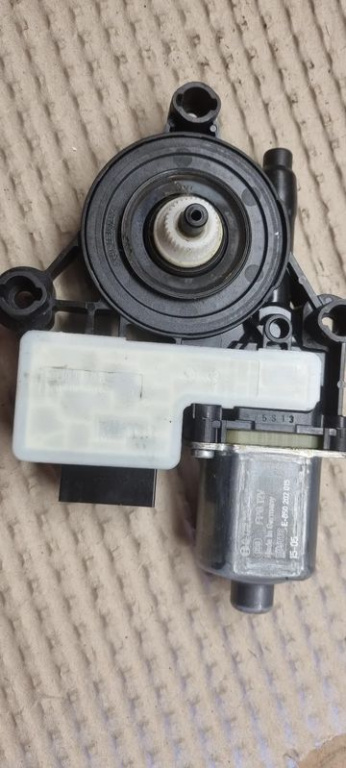 06365 Motoras geam stanga spate skoda octavia 3 5q0959811a