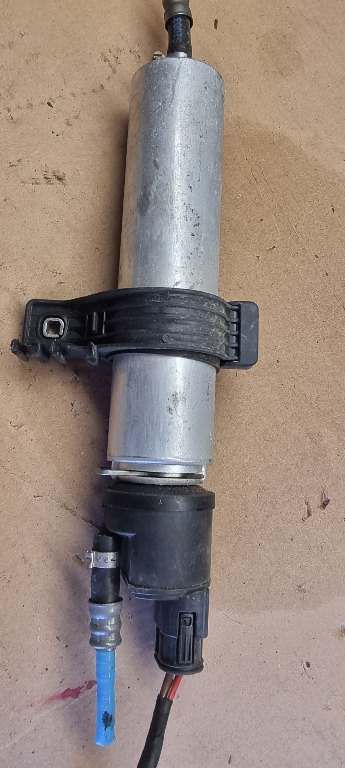 06407 Preincalzitor motorina senzor presiune motorina 2.0 d bmw f10 f3002 8517902-01