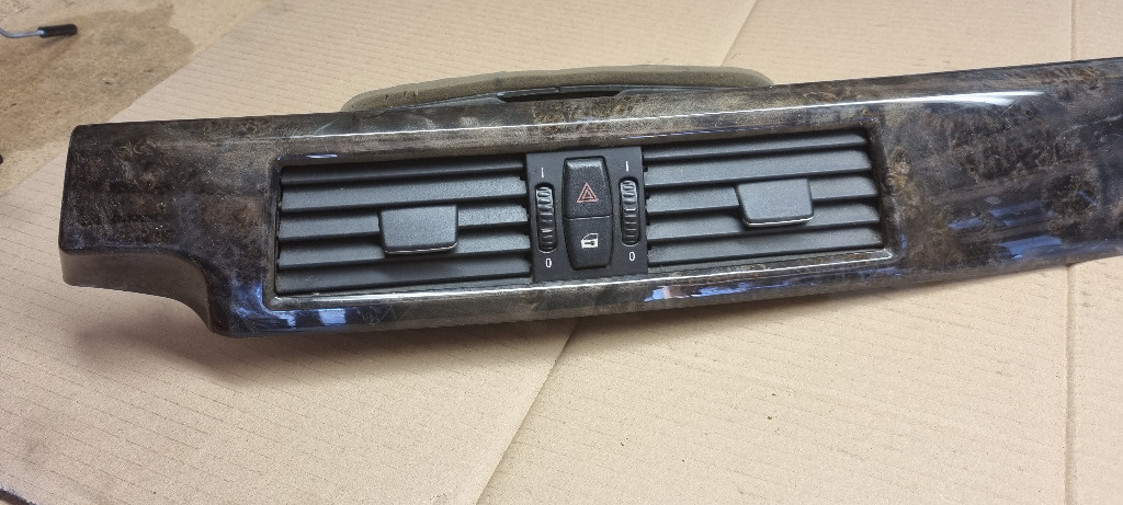 06416 Grila aer bord centrala bmw E60 141218-10 7009275 6910734 9112206