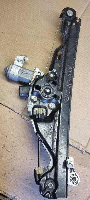 06430 Macara cu motoras stanga spate bmw e60 977976xxx