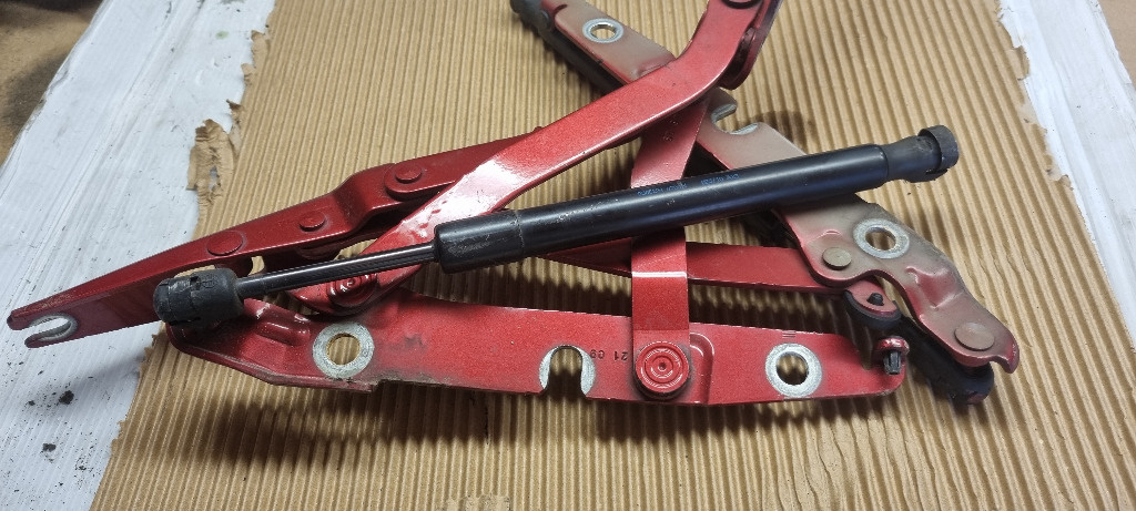 06451 Set balamale capota cu amortizoare seat exeo 8E5827301g 8E0823302g 8e5827552j