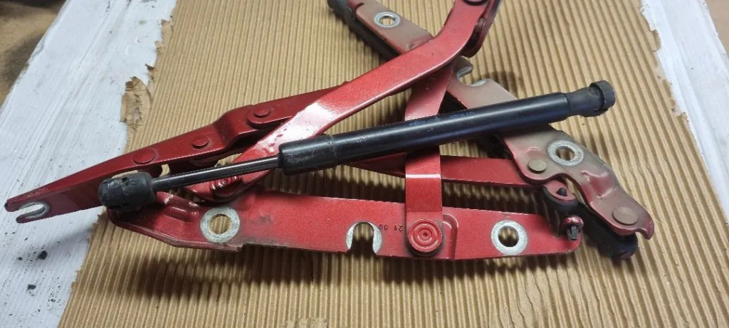 06451 Set balamale capota cu amortizoare seat exeo 8E5827301g 8E0823302g 8e5827552j