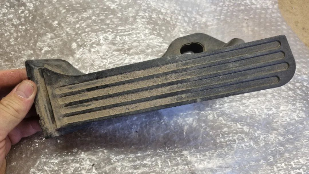 06499 Pedala acceleratie seat leon 1k1721503m