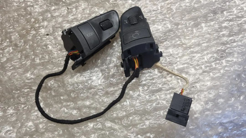 06500 Comenzi volan seat altea 4f0951527c 4f0951527d