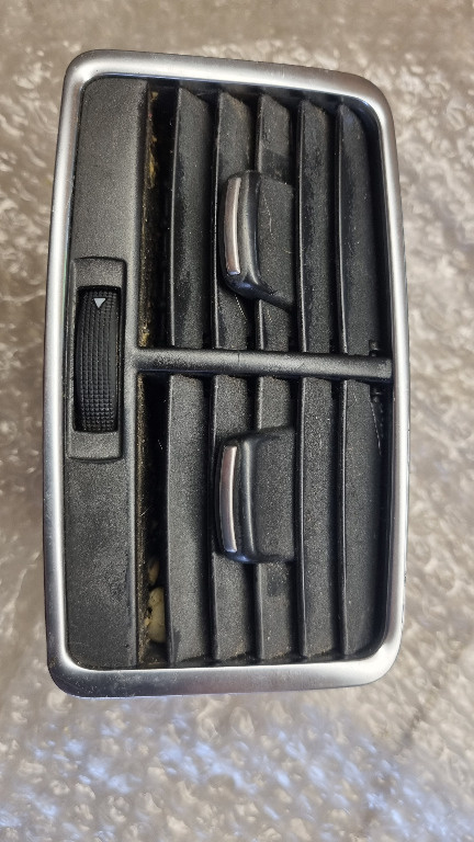 06557 Grila aerisire spate cotiera 4F0819203B Audi A6