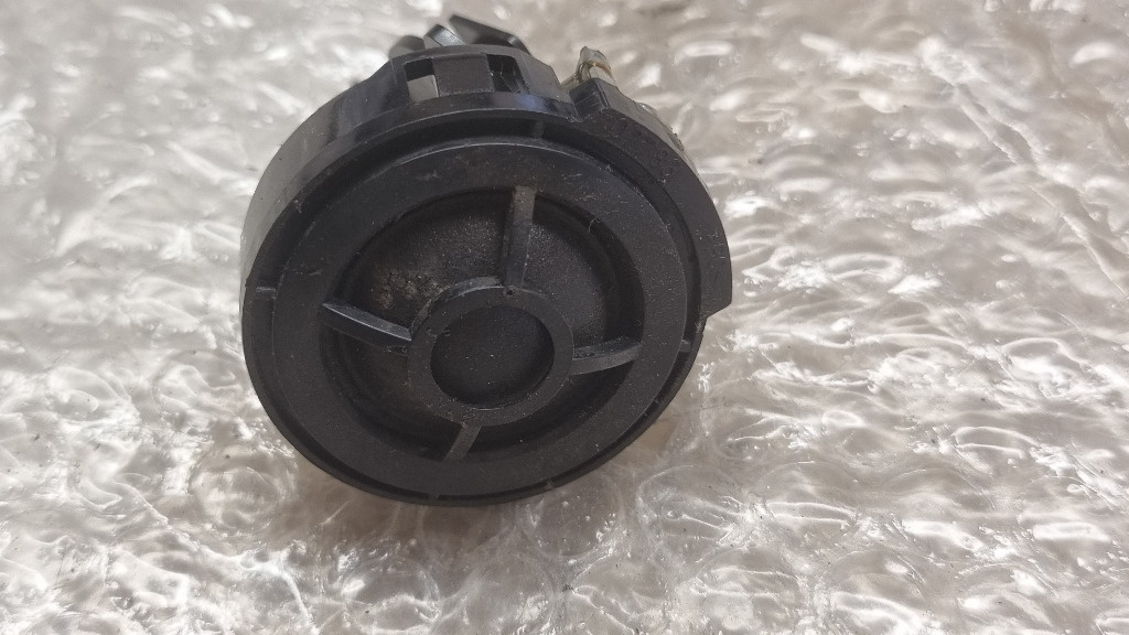 06661 Tweeter boxa inalte pe usa seat exeo