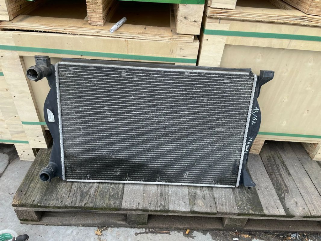 07028 Radiator apa Audi A6 2008 4F0121251Q