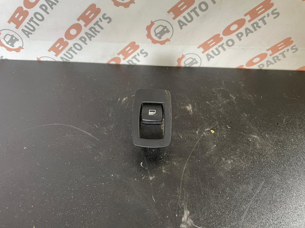 08050 BUTON COMANDA GEAM DREAPTA SPATE BMW SERIA 5 E60 / E61 9113773