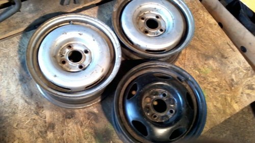 1 janta originala VW 4x100 R13, nu a fost lov