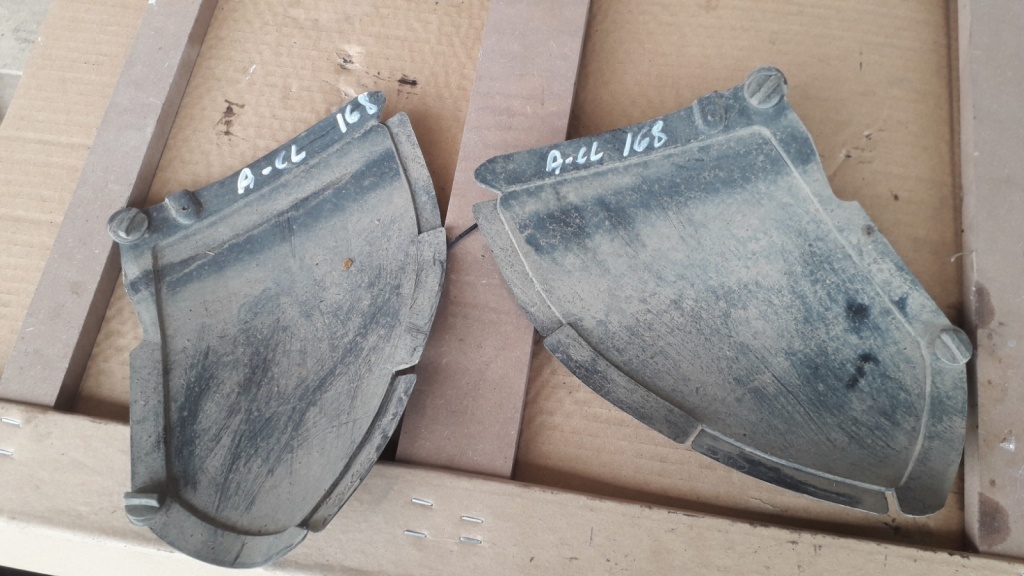 2 x Plastic / Aparatoare usita vizitare proiectoare din careje