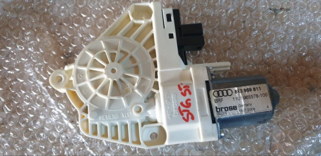 3902 Motoras geam stanga spate Audi A4 B8