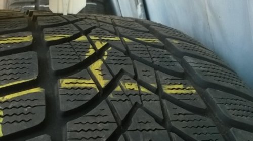 4 Anvelope iarna 205/55 R16, Dunlop, profil 5,5 - 6 mm, DOT 4411