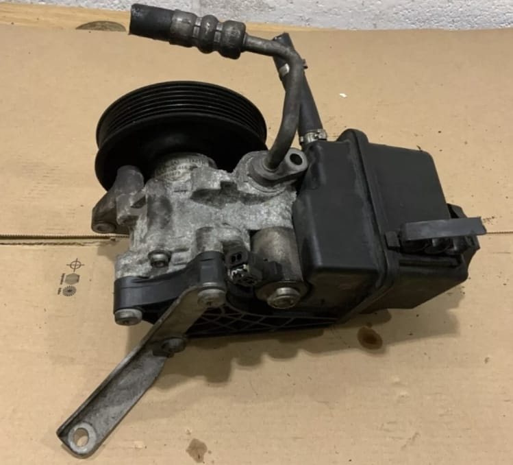 651 A651 2010-2015 Pompa servo cod A0064662601 Mercedes E Class W212 C Class W204 S Class W221 / 2.2 Diesel