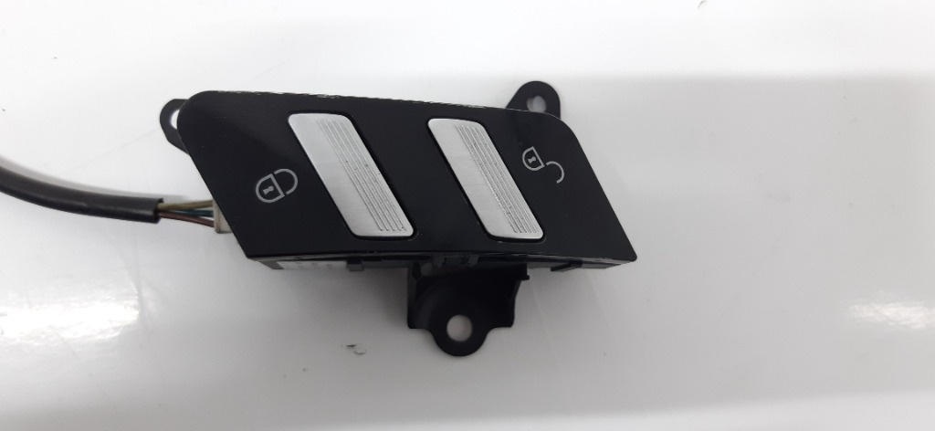 A2218213151 Buton / Switch Inchidere Cen
