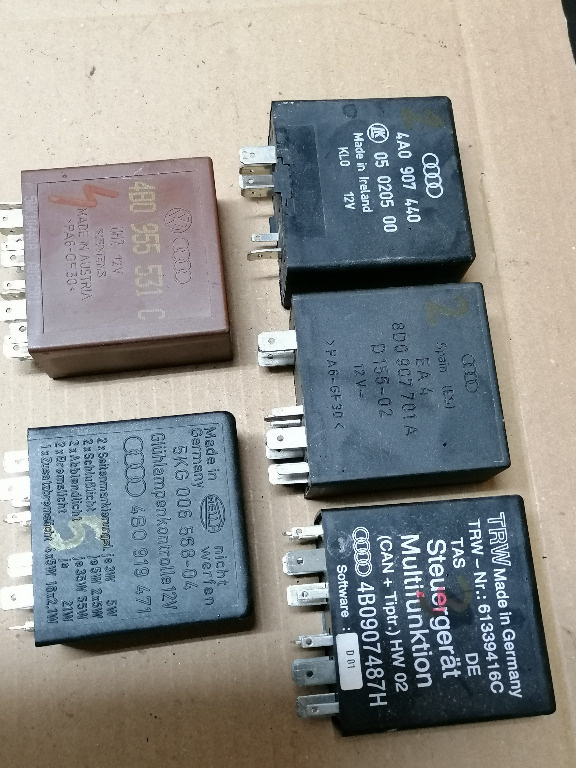 A8-882 RELEU MARE 2 LUMINI AUDI A8 A3 A4 A6 4D0907701A