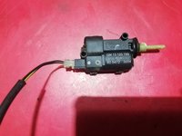 Actuator capac rezervor Opel Meriva A GM 13120789