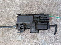 Actuator inchidere usita rezervor combustibil Renault Megane 3 break cod : 8200305732 B