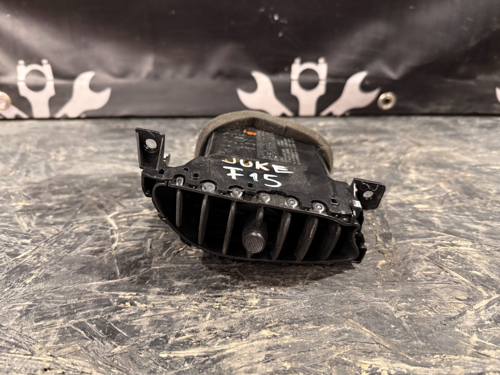 Aerator Gura Ventilatie Centrala Bord Nissan Juke F15 - Originala - imagine 1
