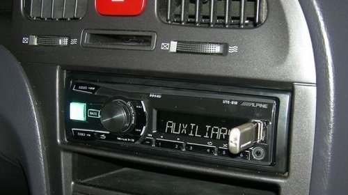 ALPINE UTE-81R RADIO-CD MP3 PLAYER AUTO CU USB MONTAJ CALIFICAT