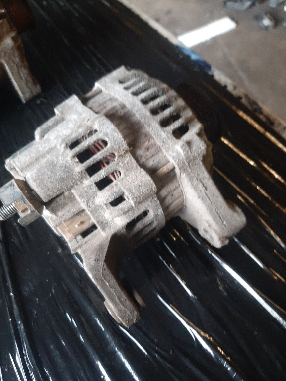 Alternator 1.4 MPI DACIA LOGAN din 2004 cod 8200400890