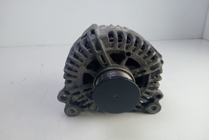 Alternator 140 A 06F903023C Audi A4 B7 [
