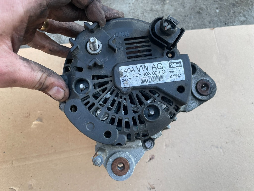 Alternator 140A cod 06F903023C VW Passat