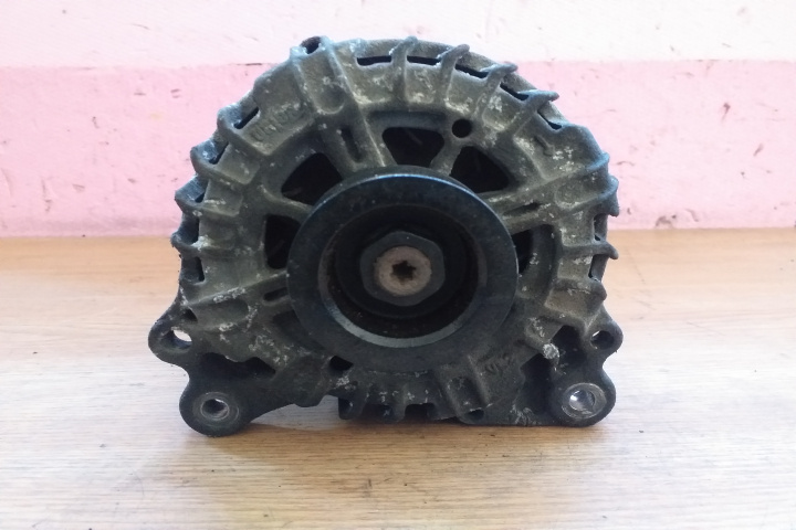 Alternator A4 A5 A6 Q5 Q7 Touareg Cayenne 059903016J 059903016J Audi A5 8T [2007 - 2011] Coupe 2.7 TDI multitronic (190 hp) Culoare P5P5 LX7W