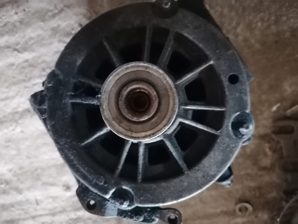 Alternator mercedes c class w203, e class w210, ml w163 2.2 cdi cu racire apa a0001501650