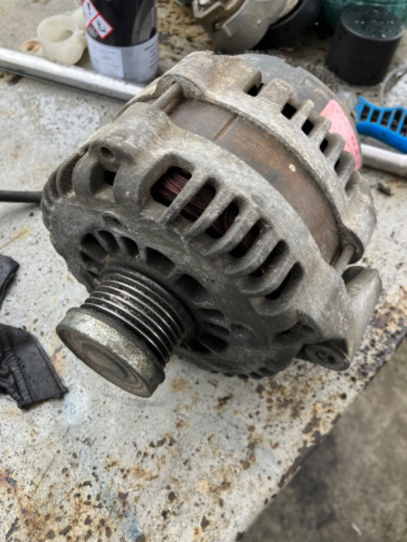 Alternator Ssangyong Rexton 2.7 xdi 2005 cod A1621543802