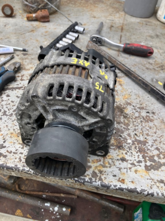 Alternator Transporter T5 Caravelle 2.5 