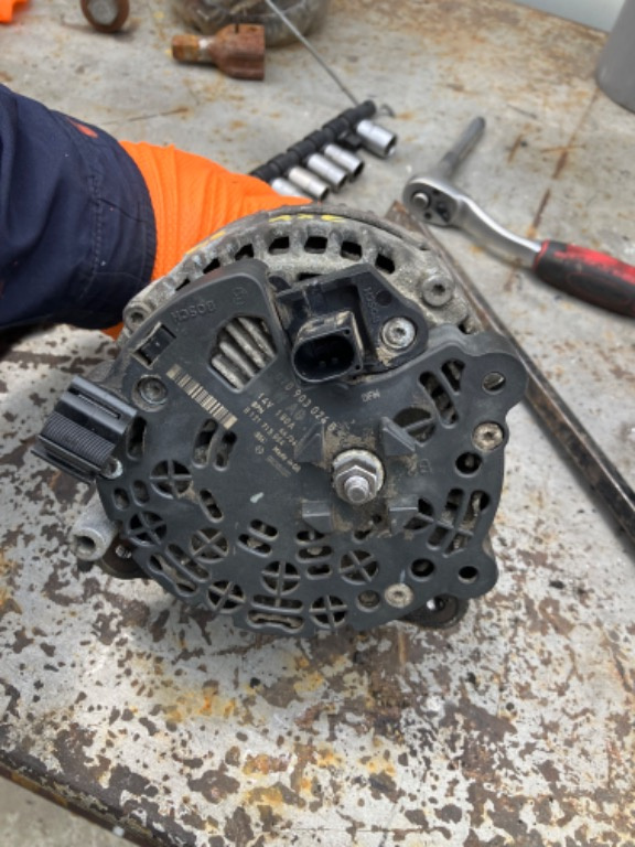 Alternator Transporter T5 Caravelle 2.5 