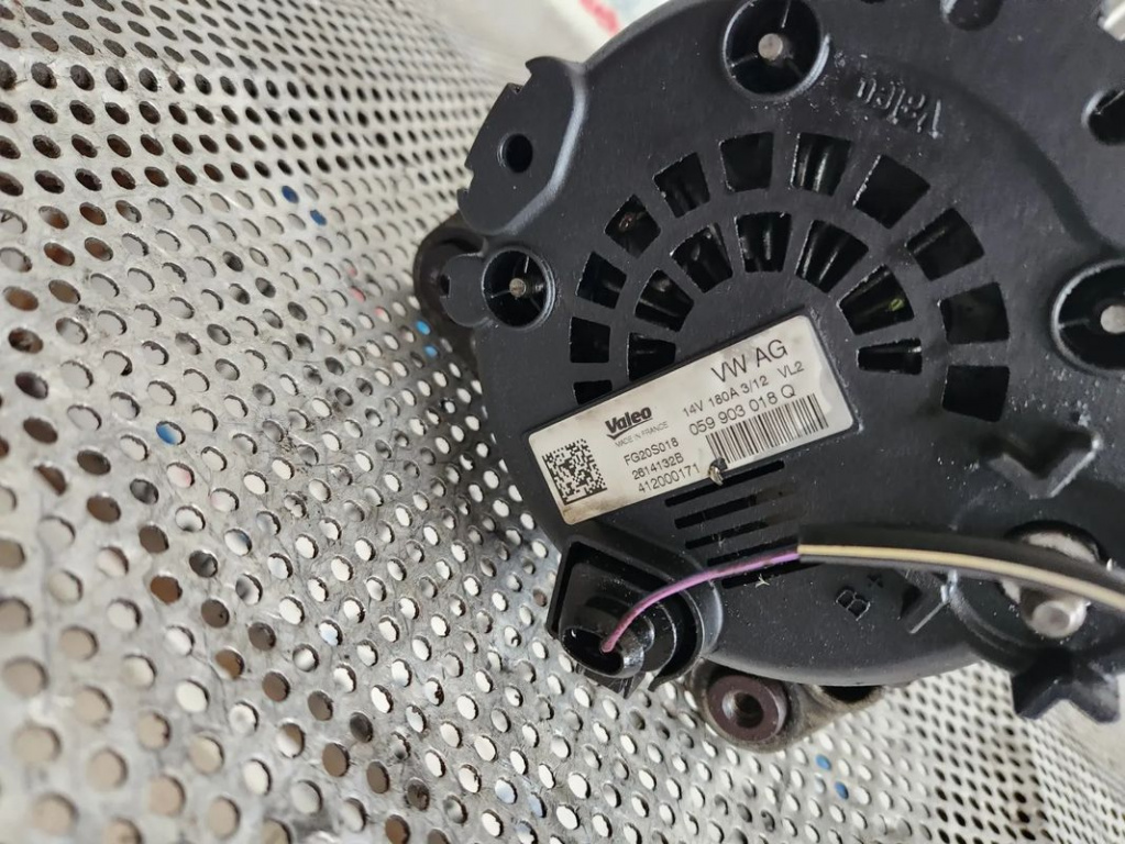 Alternator Valeo Audi A6 4G C7 A8 D4 A5 