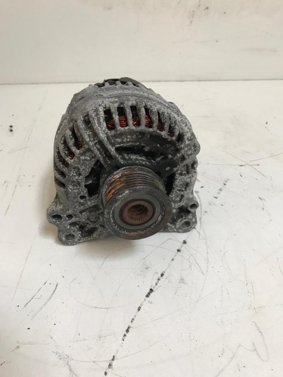 Alternator VW Jetta 2.0 tdi cod 06F90302