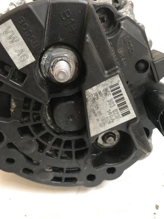 Alternator VW Jetta 2.0 tdi cod 06F90302