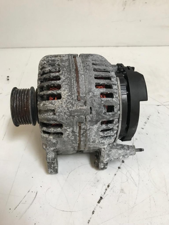 Alternator VW Jetta 2.0 tdi cod 06F903023F