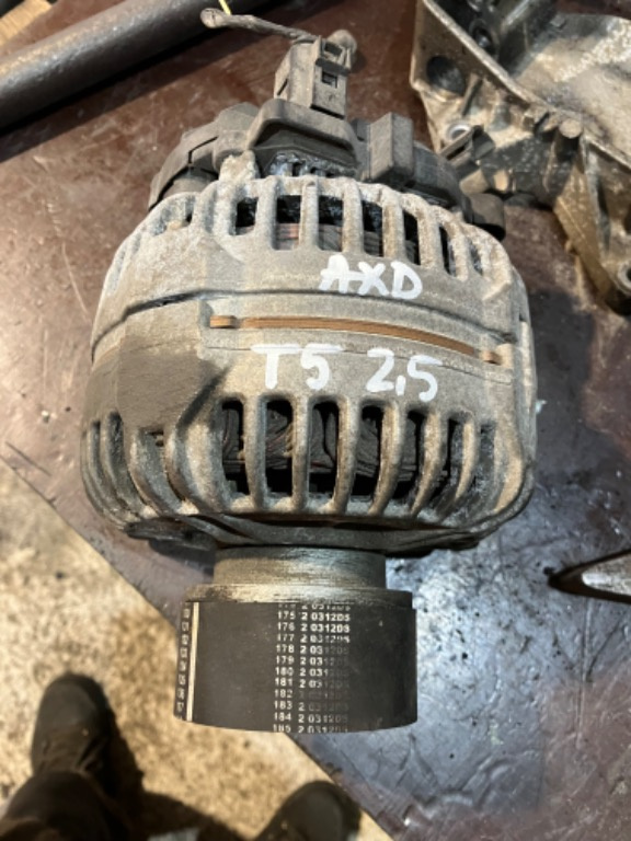 Alternator VW Transporter T5 2.5 tdi AXD cod 070903024A