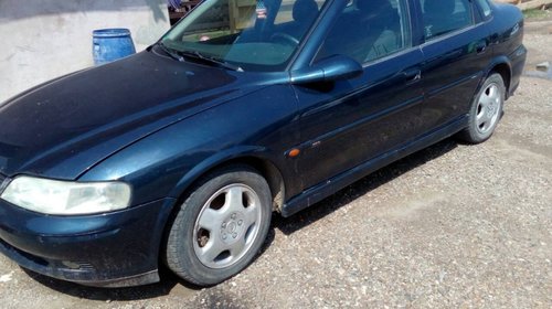 Amortizor capota Opel Vectra B 2000 berlina 1,6