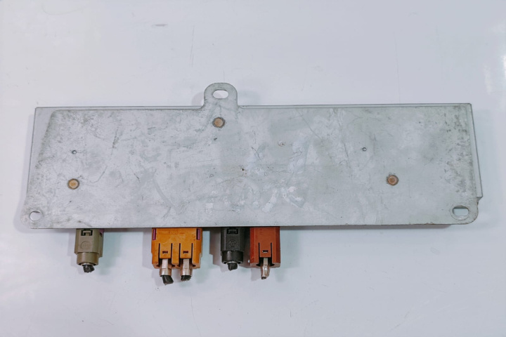 Amplificator Antena 8E9035225P Audi A4 B