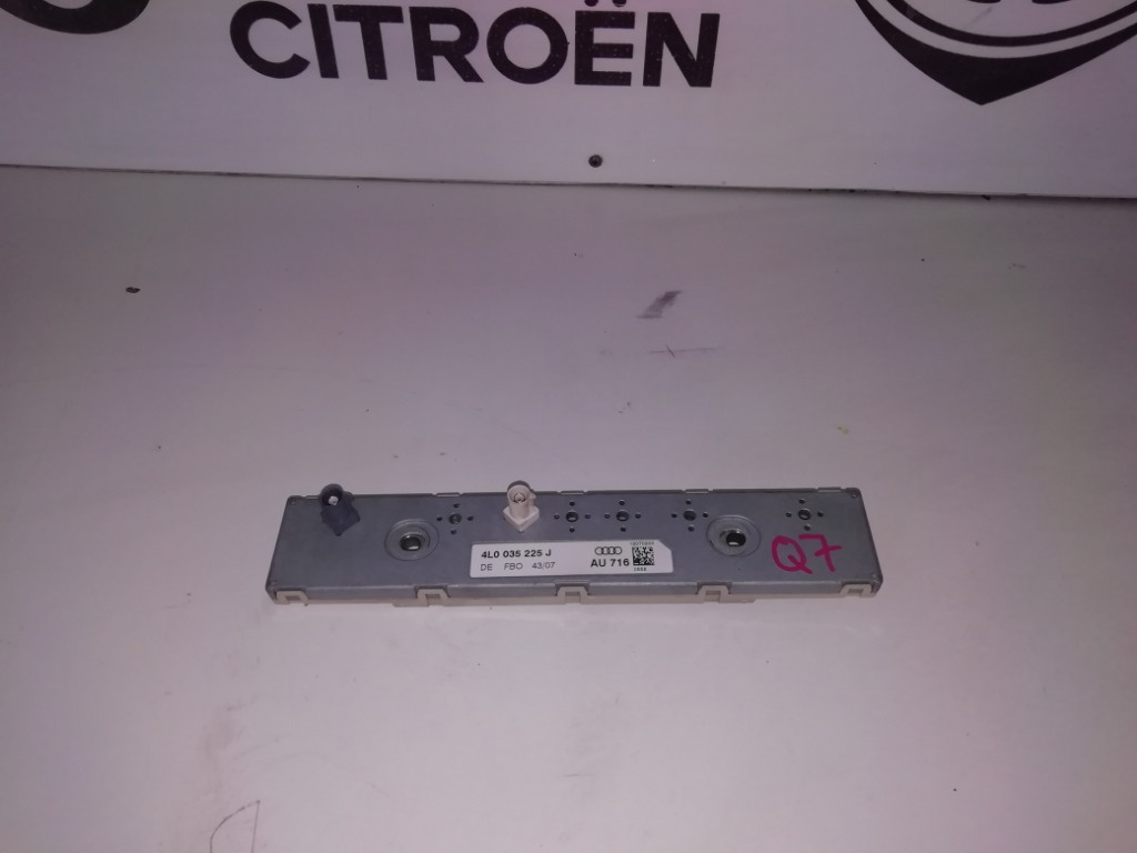 Amplificator antena Audi Q7 Cod 4L0035225J